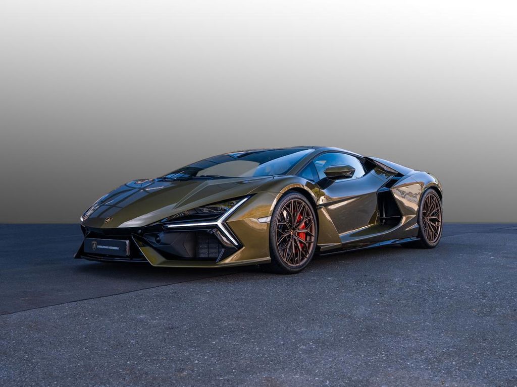 Lamborghini Revuelto 2024