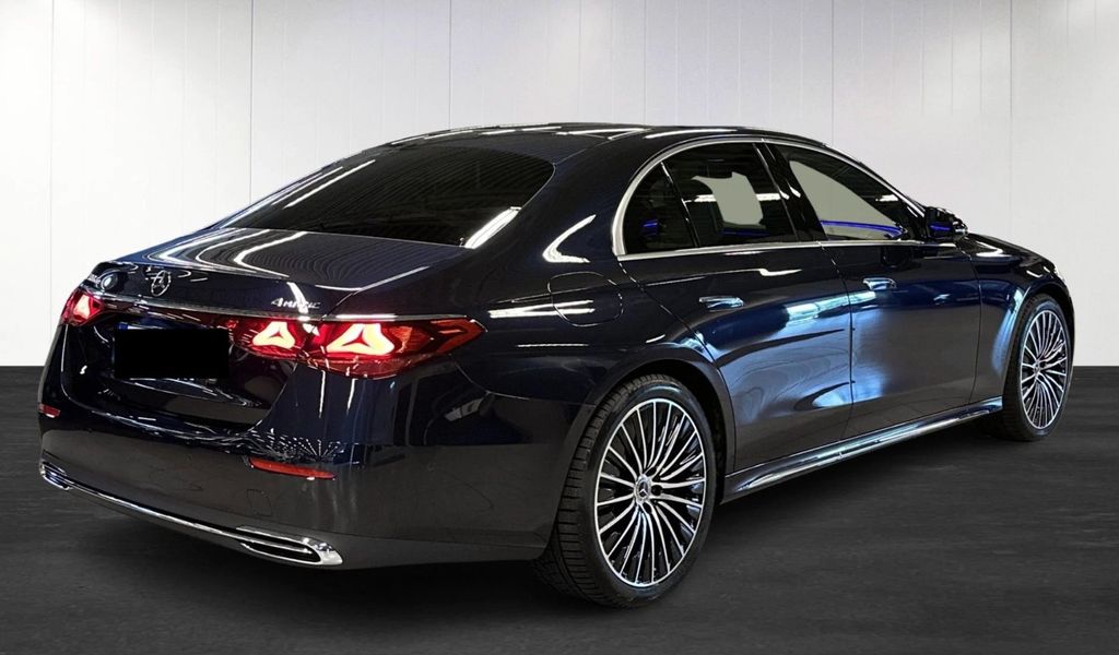 Mercedes-Benz E 300 2025