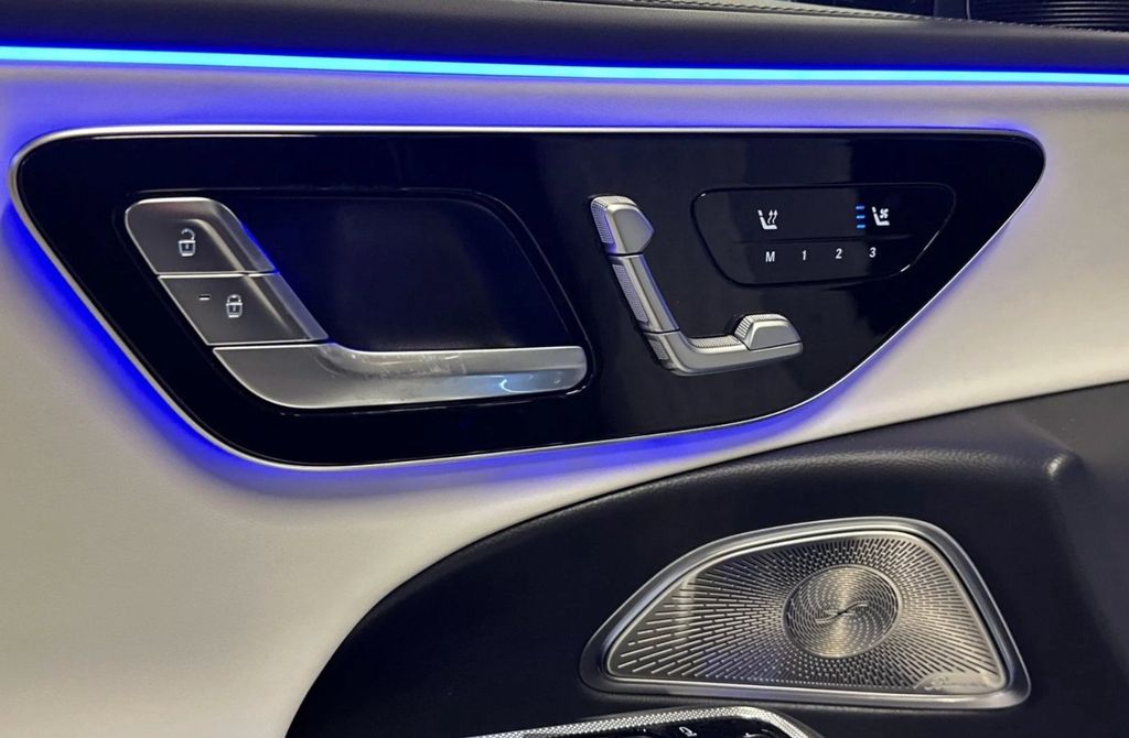 Mercedes-Benz E 300 2025