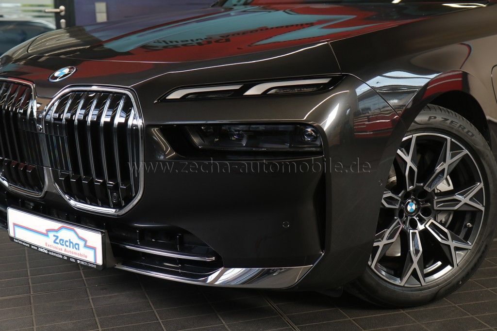 BMW 750 2024