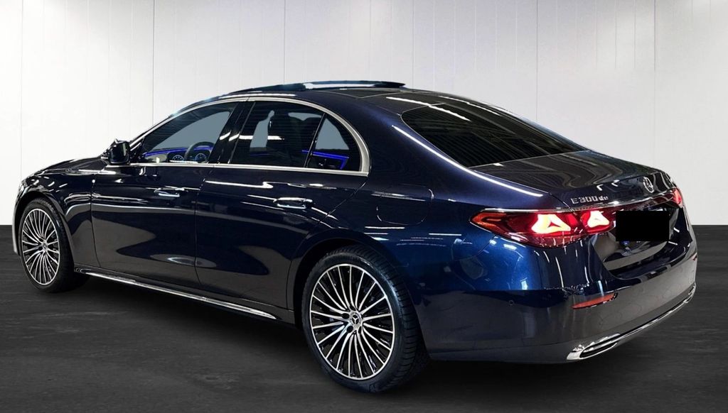 Mercedes-Benz E 300 2025