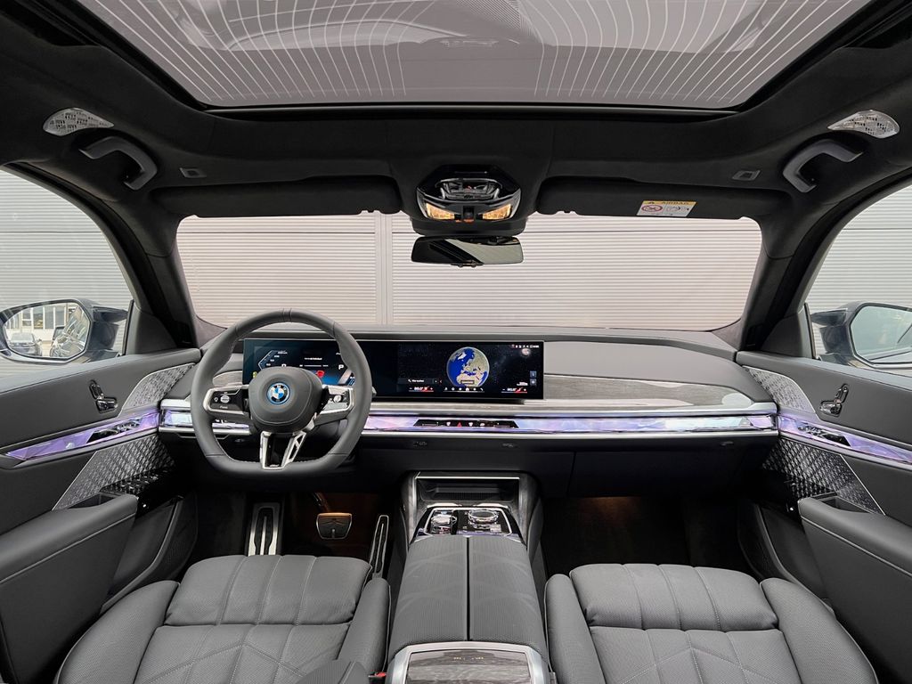 BMW i7 2024