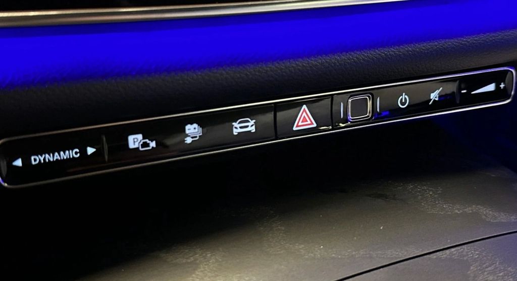 Mercedes-Benz E 300 2025