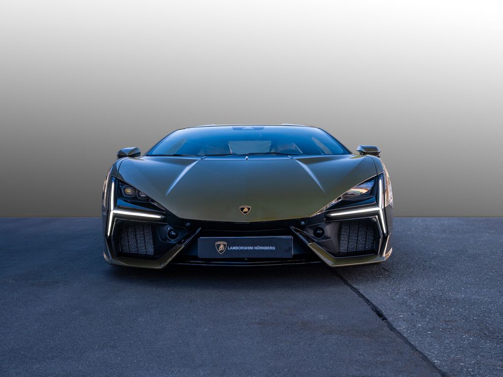 Lamborghini Revuelto 2024