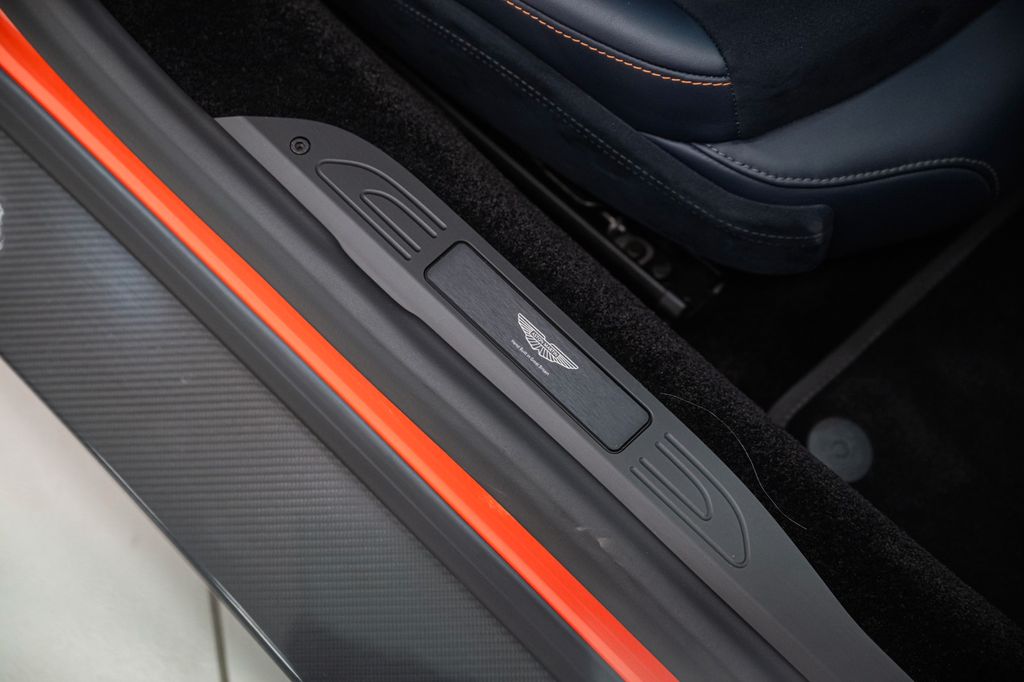 Aston Martin V8 Vantage 2024