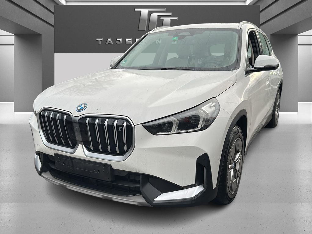 BMW iX1 2023
