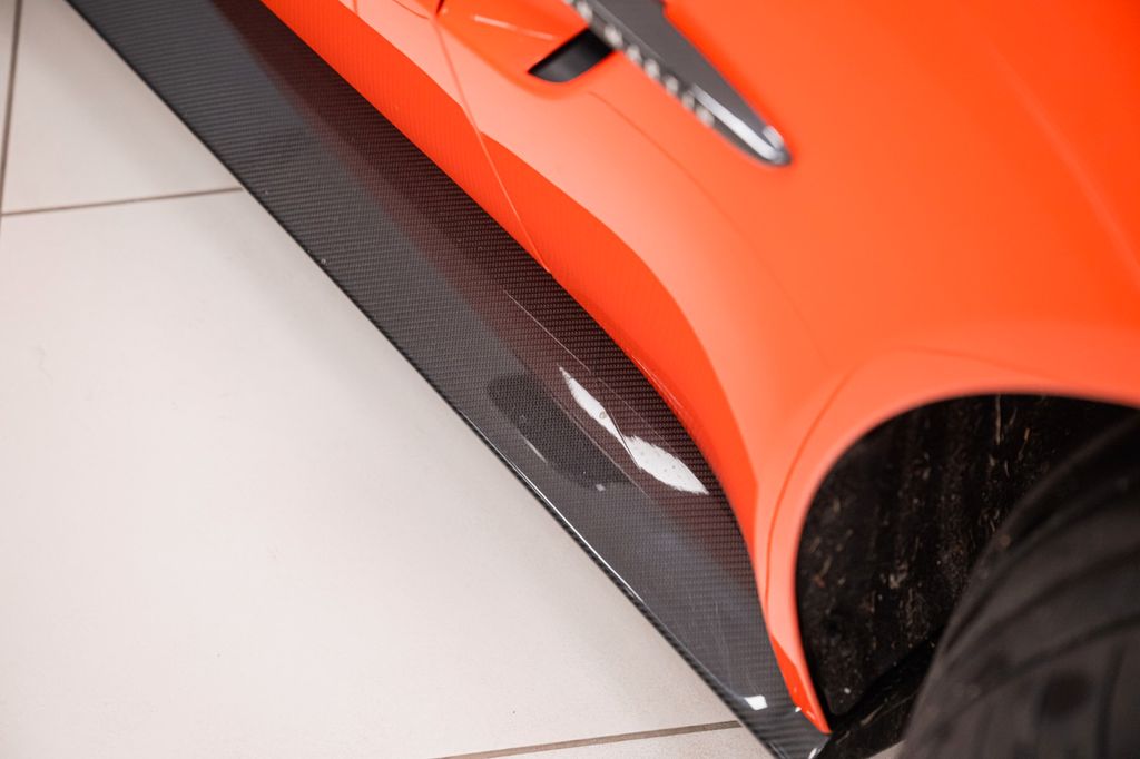 Aston Martin V8 Vantage 2024