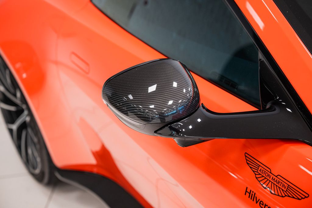 Aston Martin V8 Vantage 2024