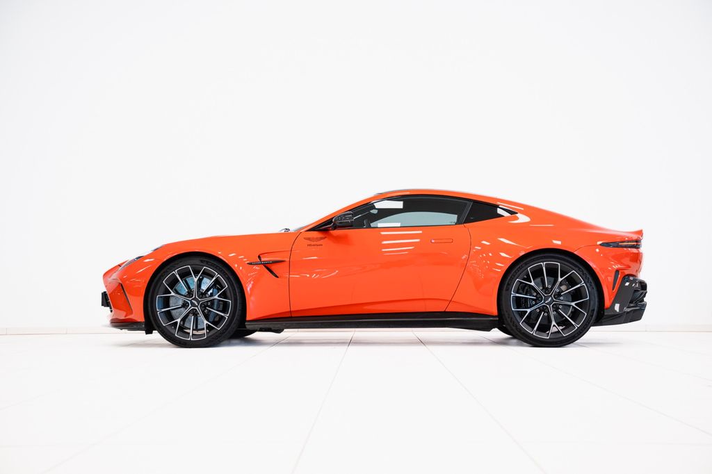 Aston Martin V8 Vantage 2024