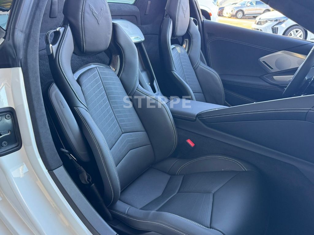 Corvette C8 2025