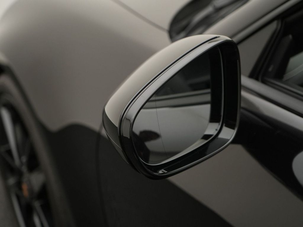 Porsche 992 2025
