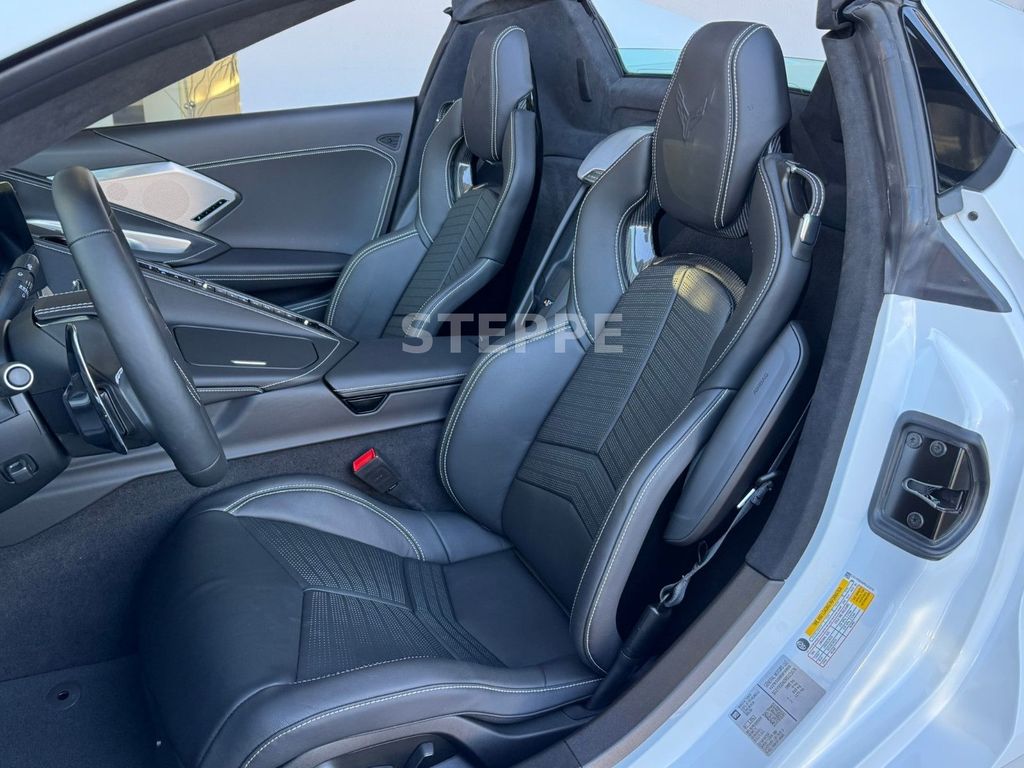 Corvette C8 2025