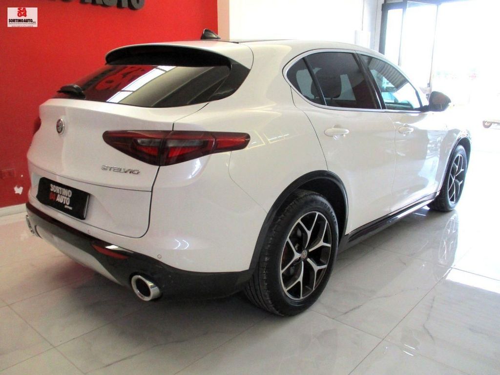 Alfa Romeo Stelvio 2021