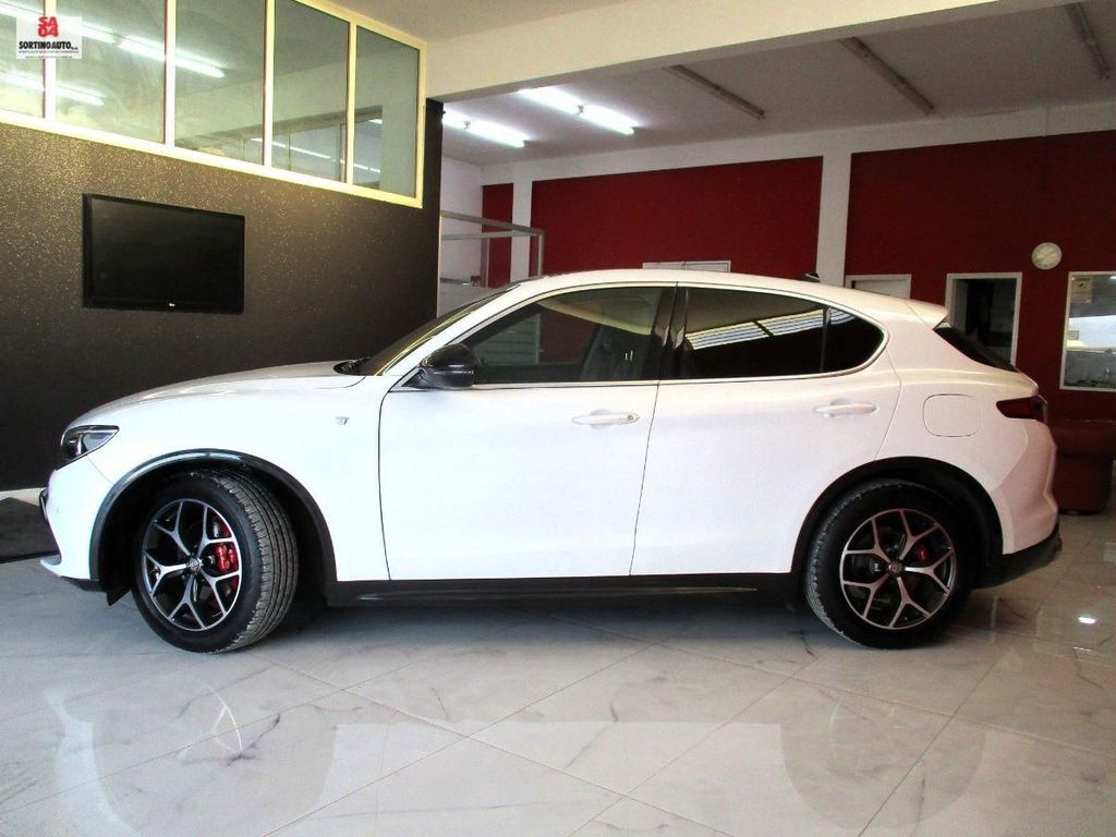 Alfa Romeo Stelvio 2021