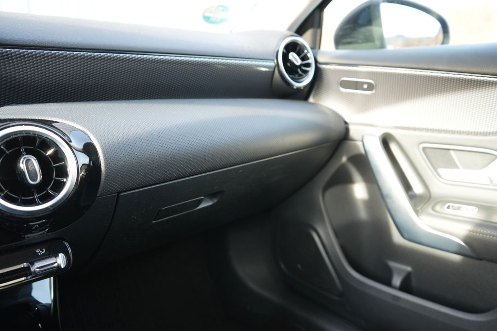 Mercedes-Benz A 200 2021