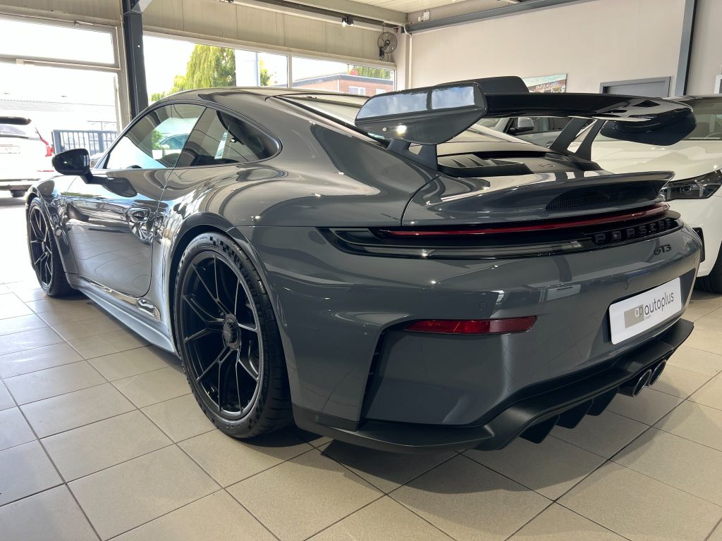 Porsche 992 2025