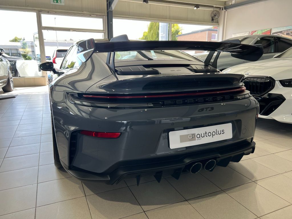 Porsche 992 2025