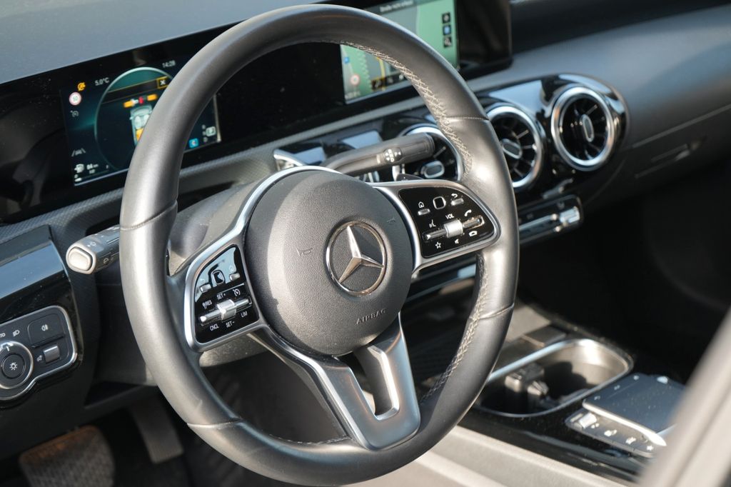 Mercedes-Benz A 200 2021