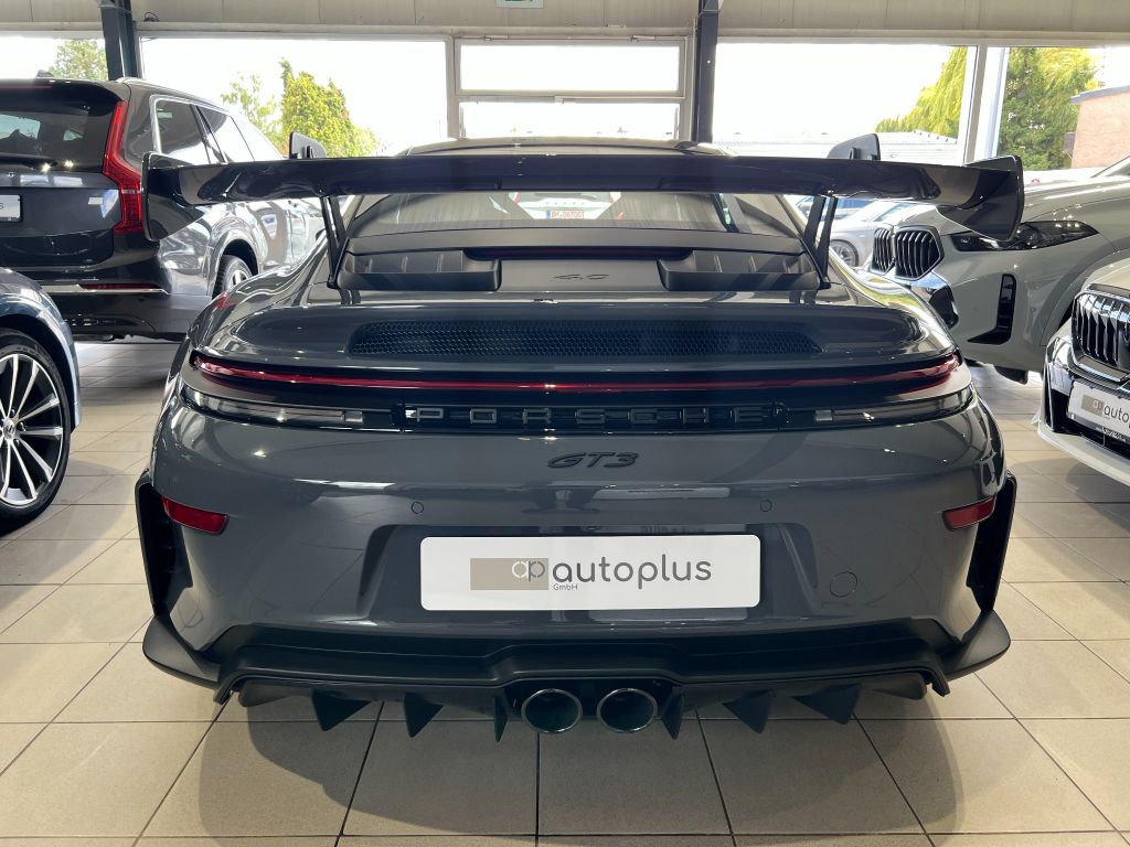 Porsche 992 2025