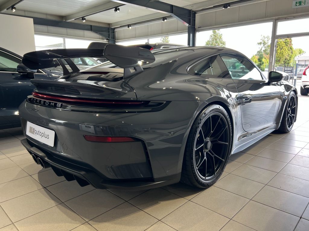 Porsche 992 2025