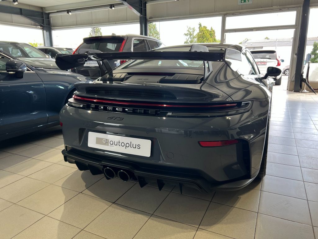 Porsche 992 2025