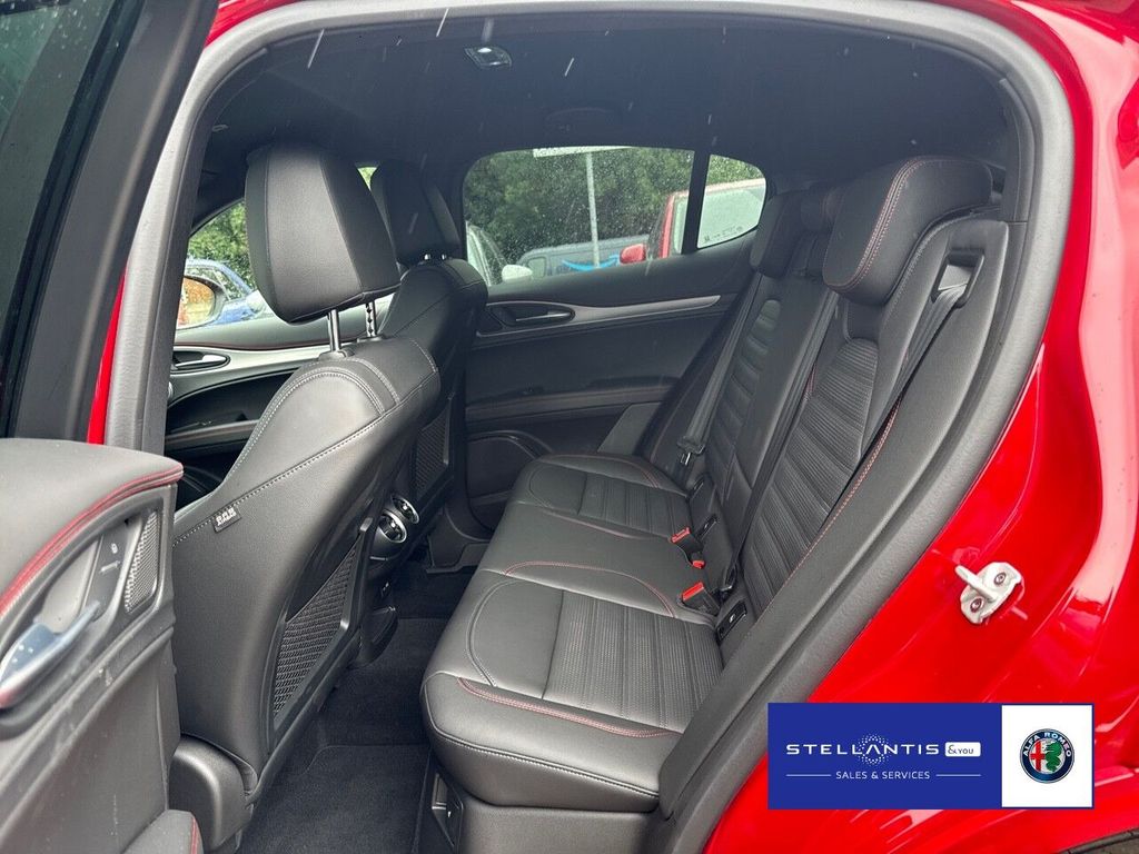 Alfa Romeo Stelvio 2025