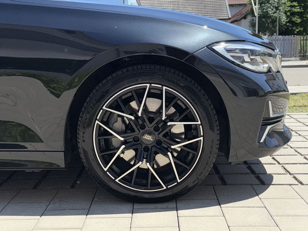 BMW 330 2022