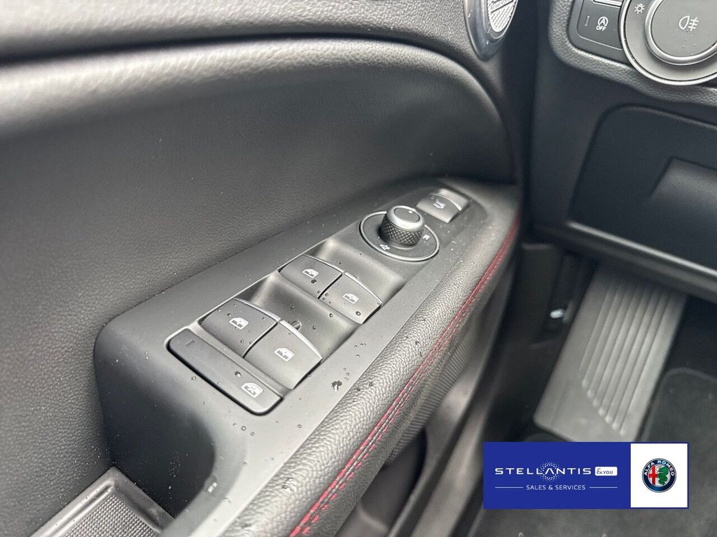 Alfa Romeo Stelvio 2025