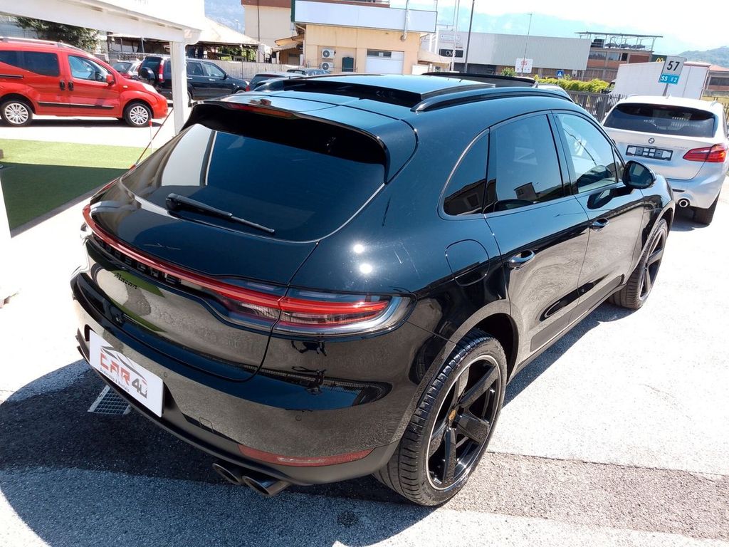 Porsche Macan 2021
