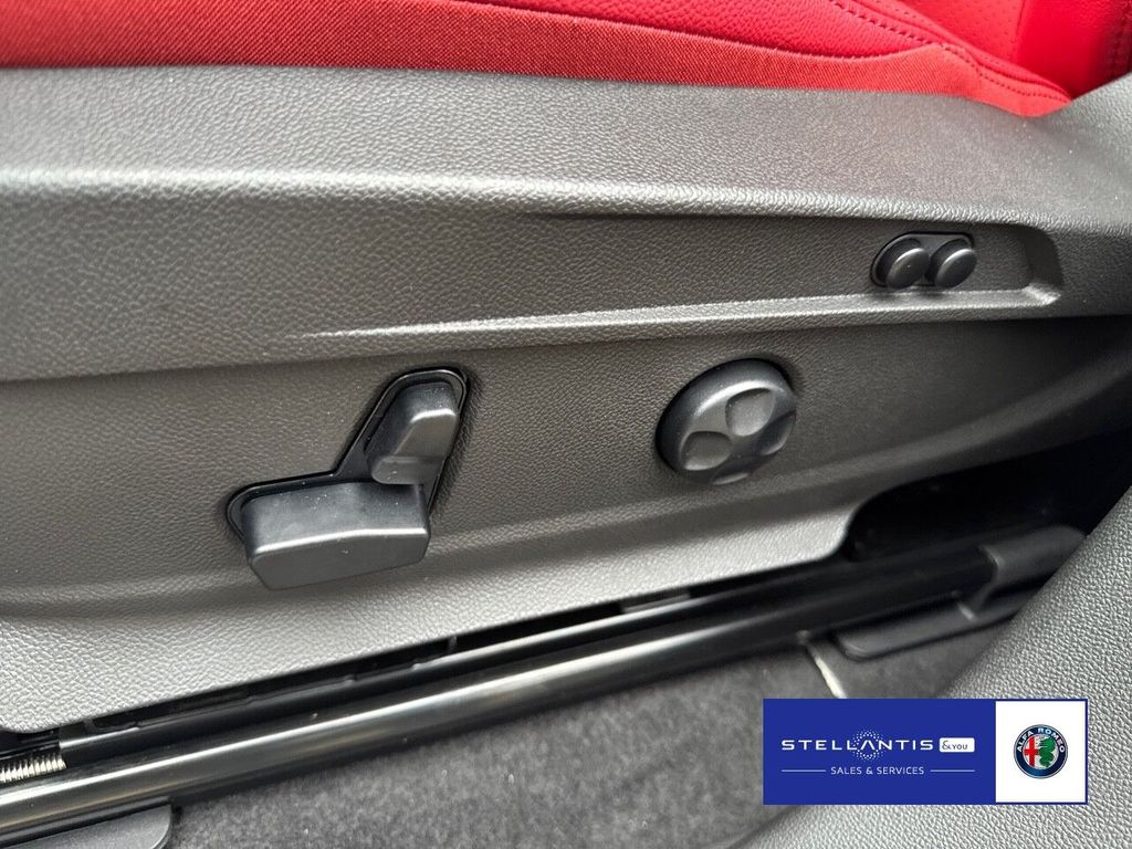 Alfa Romeo Stelvio 2025