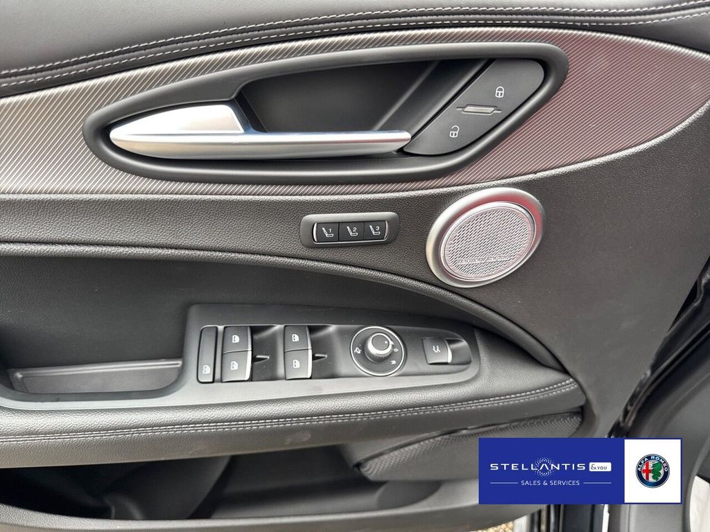 Alfa Romeo Stelvio 2025