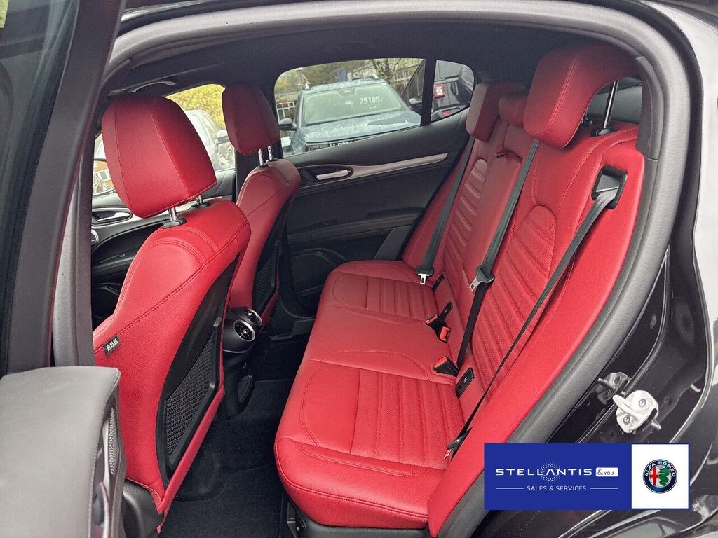 Alfa Romeo Stelvio 2025