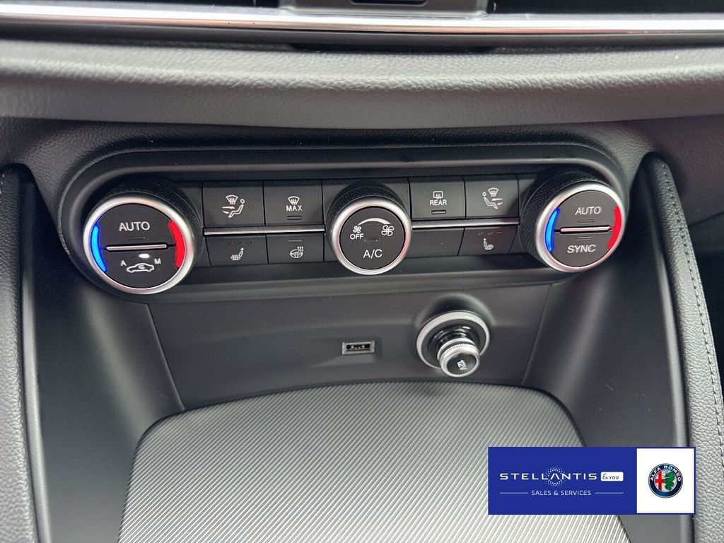 Alfa Romeo Stelvio 2025