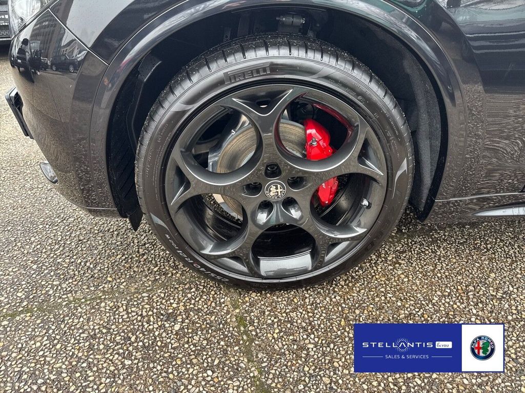 Alfa Romeo Stelvio 2025
