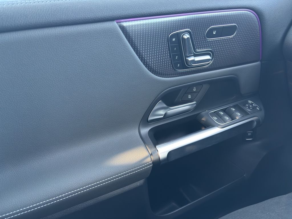 Mercedes-Benz EQB 2022