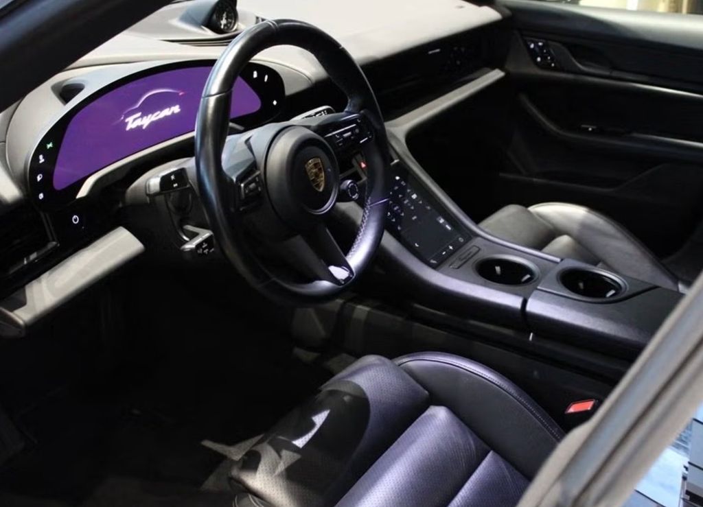Porsche Taycan 2021