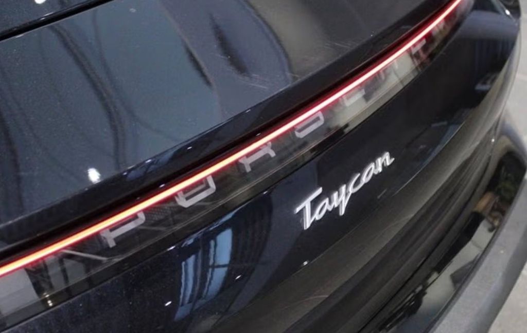 Porsche Taycan 2021