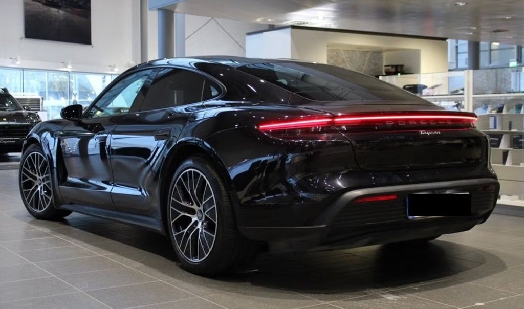 Porsche Taycan 2021