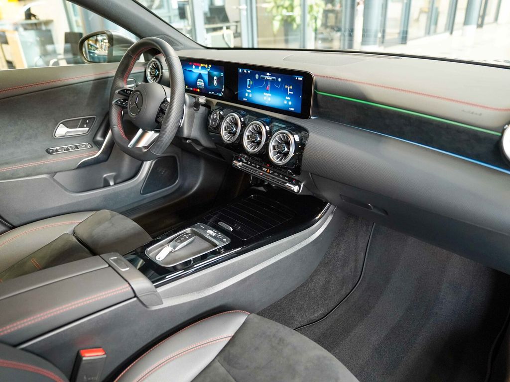 Mercedes-Benz CLA 200 2024