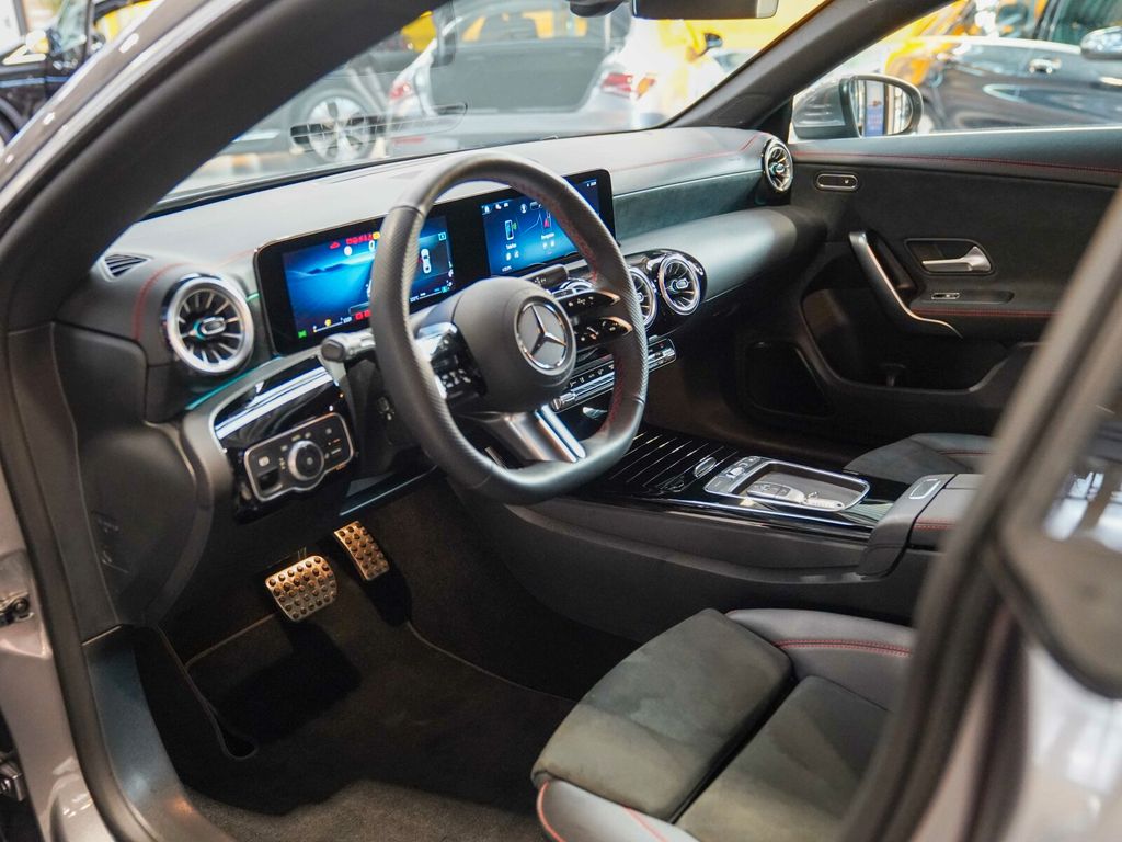 Mercedes-Benz CLA 200 2024