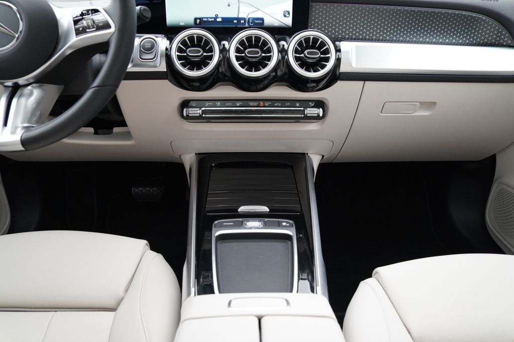 Mercedes-Benz EQB 2024