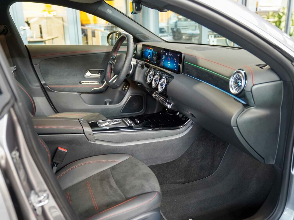 Mercedes-Benz CLA 200 2024