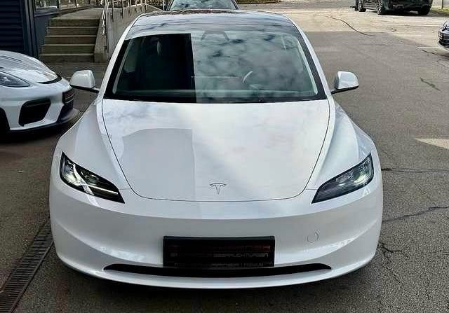 Tesla Model 3 2025