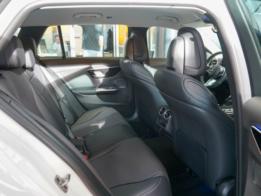 Mercedes-Benz C 200 2024