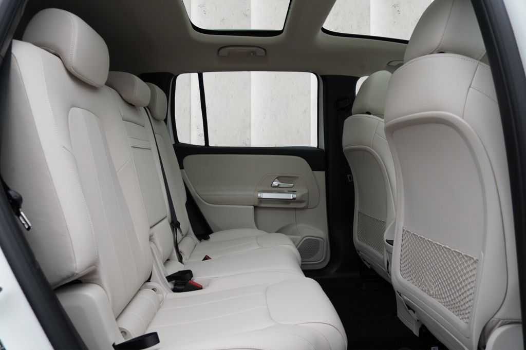 Mercedes-Benz EQB 2024