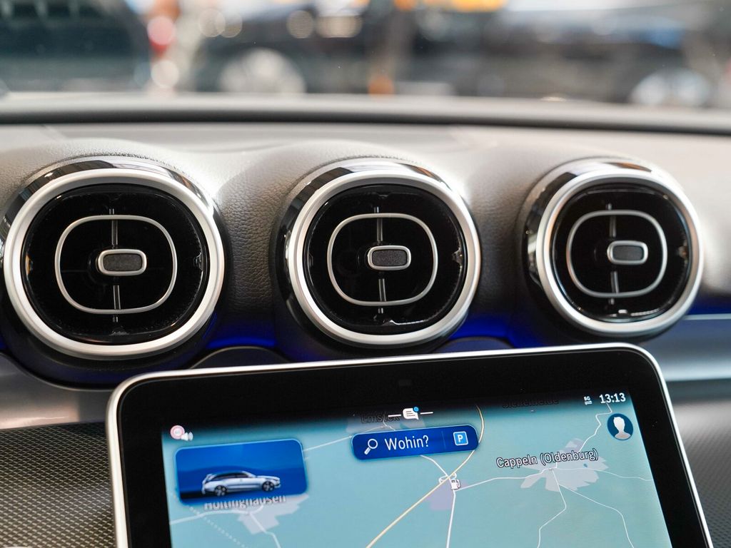 Mercedes-Benz C 200 2024