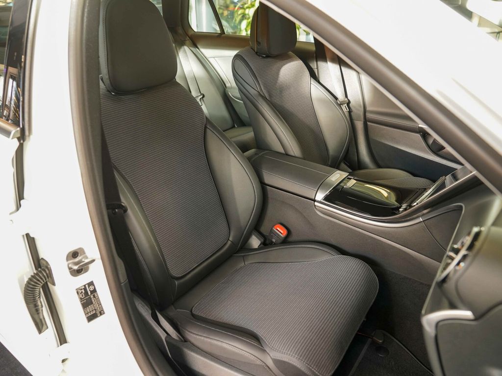 Mercedes-Benz C 200 2024