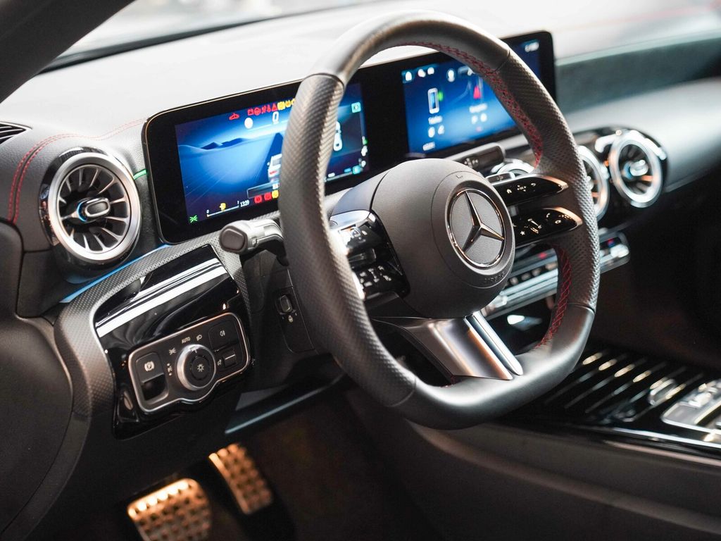 Mercedes-Benz CLA 200 2024