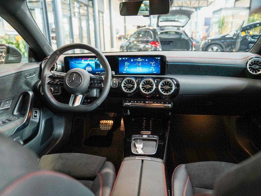 Mercedes-Benz CLA 200 2024