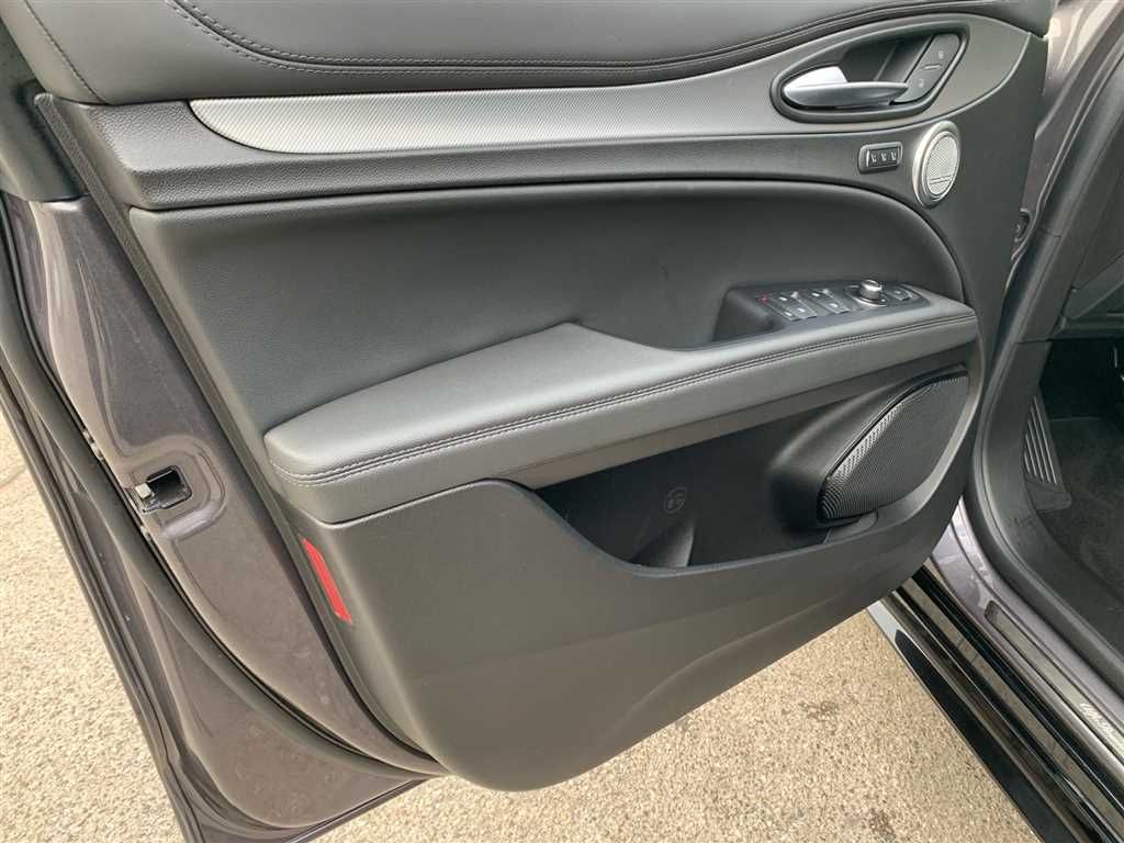 Alfa Romeo Stelvio 2024